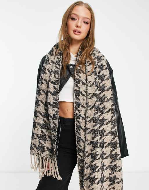 Pieces - Oversized superzachte sjaal met kwastjes en pied-de-poule in bruin