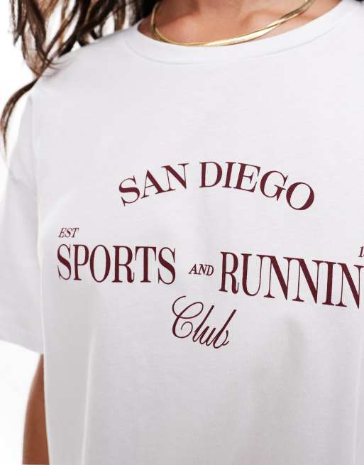 Pieces - Oversized T-shirt met wellness 'sports & running club'-print in wit, 2 van 4