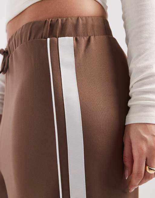 Pieces - Pantalon ample à bandes latérales - Marron, 4 de 5
