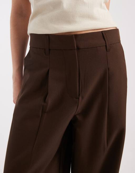 Pieces - Pantalon ample habillé coupe barrel à taille mi-haute - Marron chocolat, 3 de 5