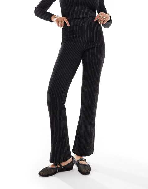 Pieces - Pantalon d'ensemble évasé à taille haute en jersey à fines rayures - Noir - view 1
