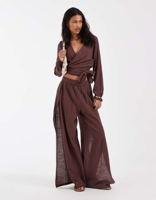 Pieces - Pantalon d'ensemble large et fendu en coton texturé - Marron acajou foncé, 2 de 5