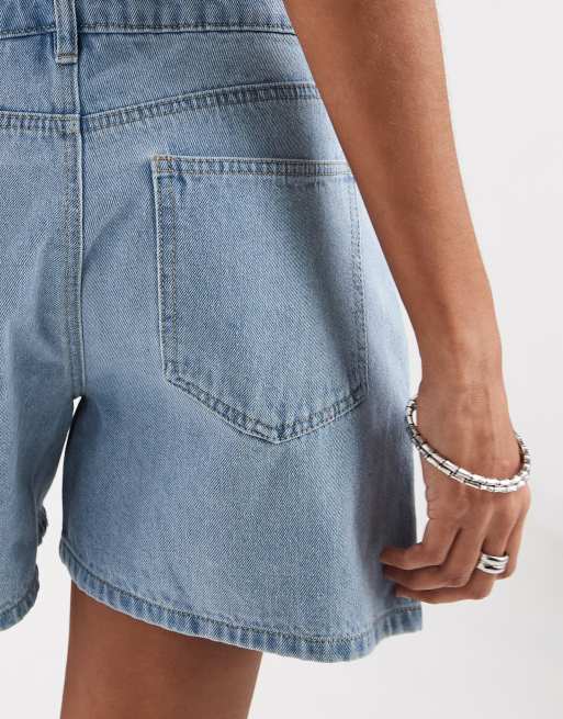 Pieces - Pantaloncini a vita medio alta in denim blu chiaro, 5 di 5