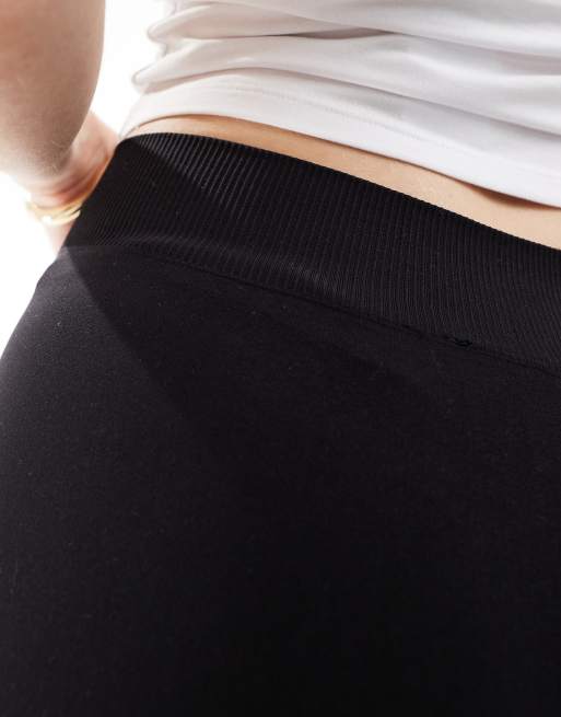 Pieces - Pantaloncini leggings corti senza cuciture neri, 3 di 5