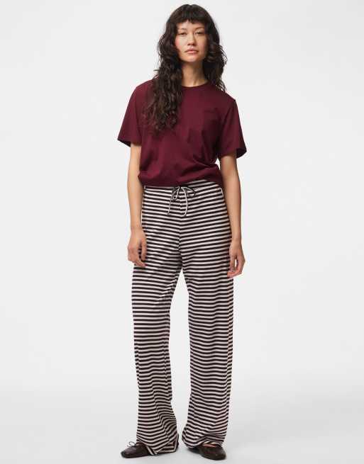Pieces pantalones de pernera ancha en color vino, 3 de 7