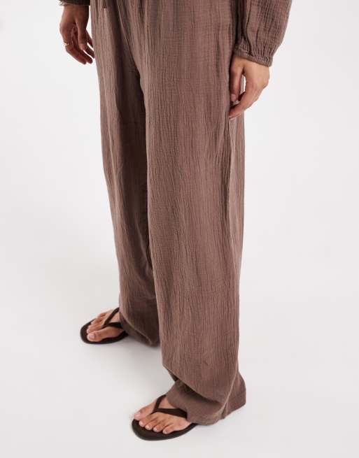 Pieces - Pantalones marrón chocolate de pernera ancha de algodón rugoso (parte de un conjunto), 4 de 5