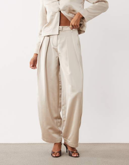Pieces - pantalones satinados smart de conjunto en dorado, 3 de 5