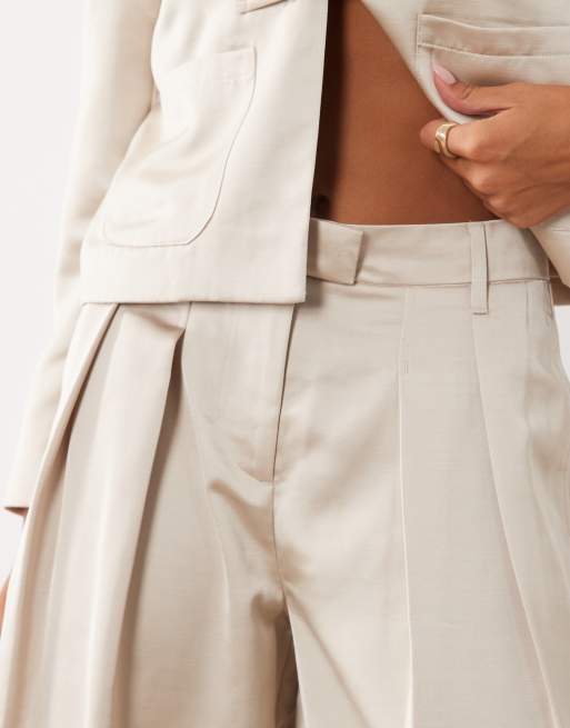 Pieces - pantalones satinados smart de conjunto en dorado, 4 de 5