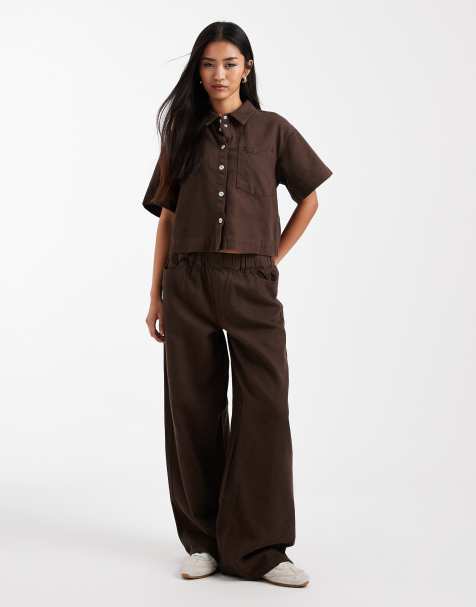 Pieces - Pantaloni a fondo ampio testurizzati in twill marrone hot fudge in coordinato - view 1