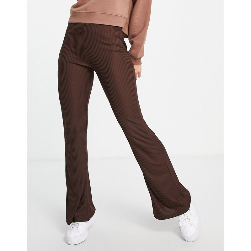 Pantaloni a zampa Pantaloni e leggings PIECES - Pantaloni a zampa in jersey color cioccolato