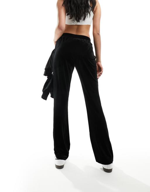 Pieces - Pantaloni della tuta a zampa neri in velour in coordinato, 5 di 5