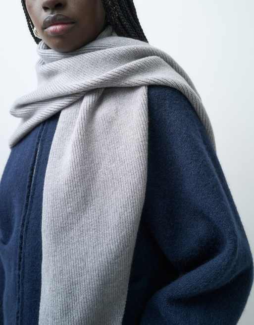Pieces - pañuelo triangular en gris oscuro, 3 de 3