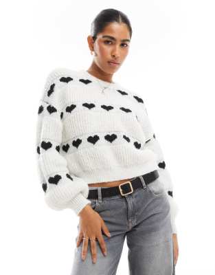 patterned heart knit sweater in mono-White