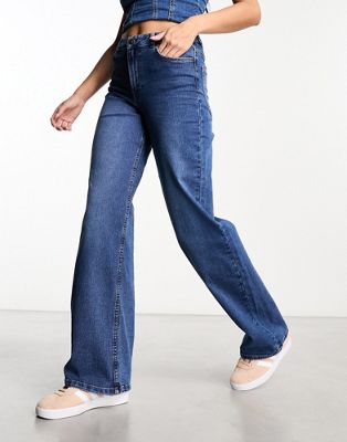 Pieces Peggy high waisted wide leg jeans in medium blue - ASOS Price Checker