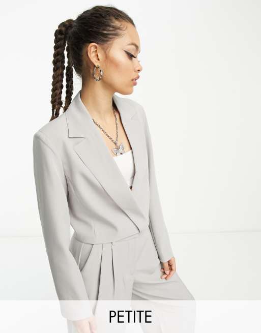 Pieces Petite exclusive cropped blazer in grey part of a set