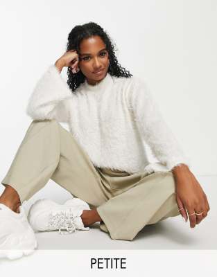 Fluffy high outlet neck jumper