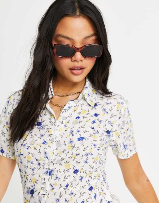Pieces Petite Exclusive mini shirt dress in white floral, 3 of 4