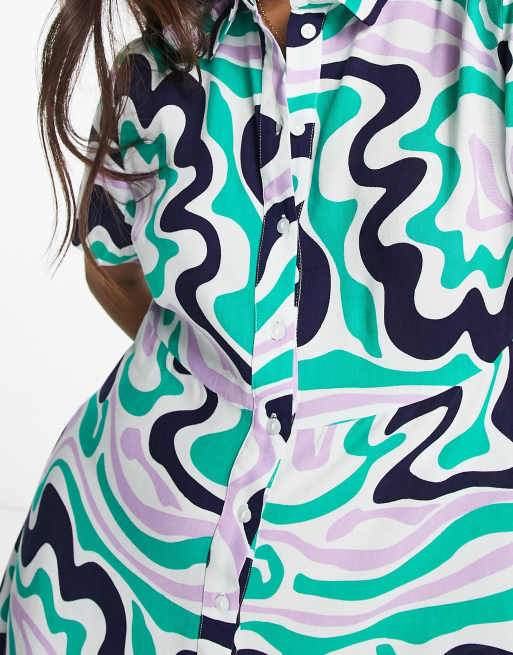 Pieces Petite – Grön, vågmönstrad skjortklänning i kort design – Endast hos ASOS, 3 av 4