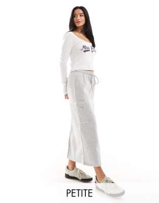 Pieces Petite sweat jersey cargo midi skirt in light grey melange - ASOS Price Checker