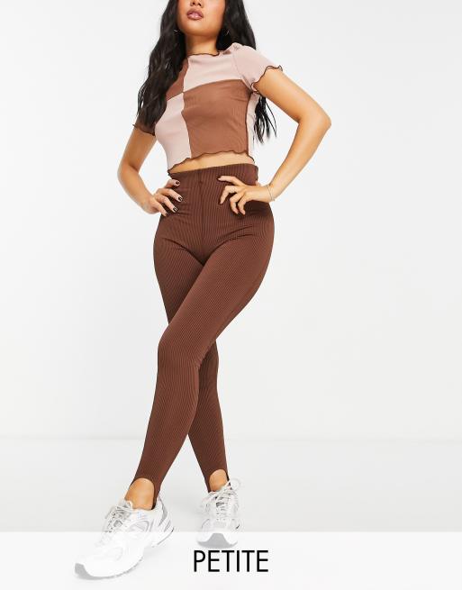 Pieces Petite - Legging met lusjes onder de voet in chocoladebruin