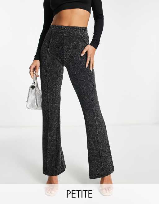 Pieces Petite - Pantaloni a zampa neri glitterati a vita alta