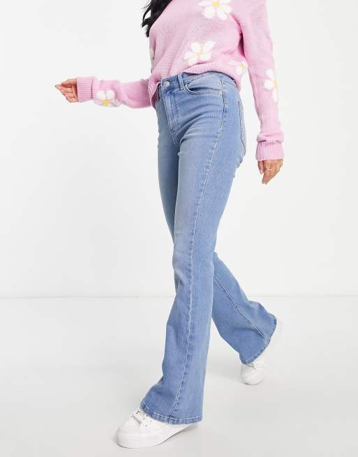 Pieces Petite Peggy flared jeans in pink