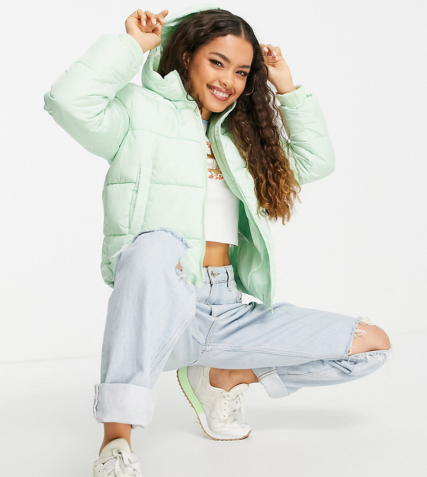 Pieces Petite recycled polyester padded puffer jacket in pastel green