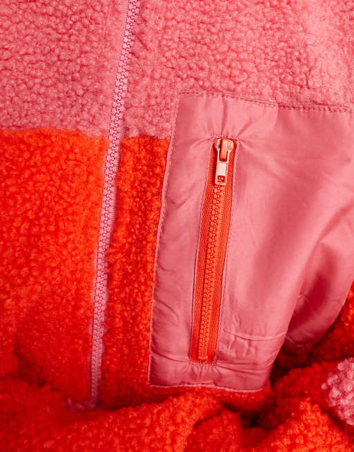 PIECES - Pink og rød jakke i fleece med farveblokke og kontrastkanter, 4 af 4