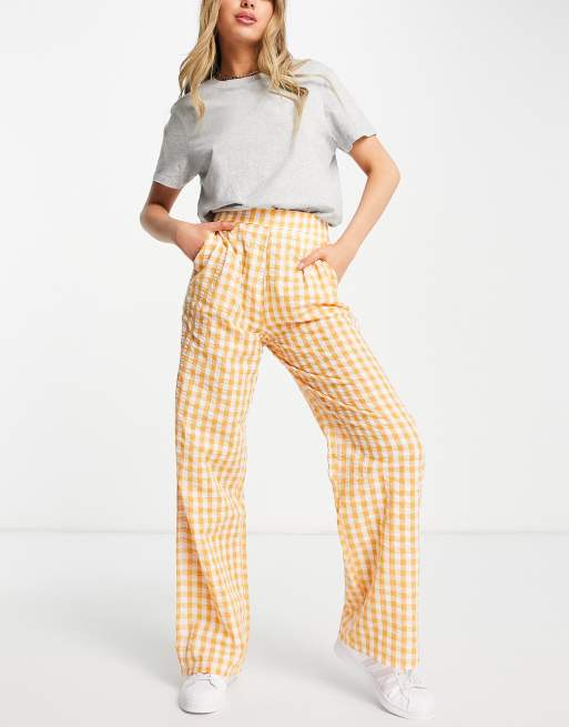 Pieces - Pira - Pantaloni a fondo ampio a vita alta bianco acceso e banana