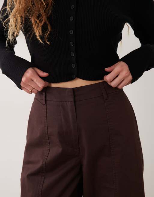 Pieces pleated cotton barrel leg trousers in chocolate plum, 3 of 5