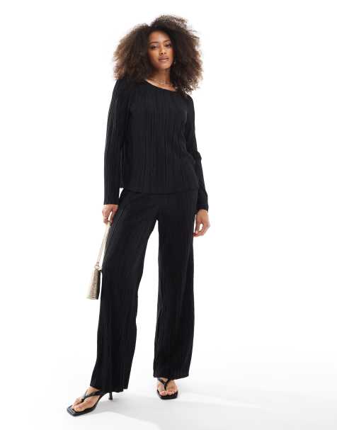 Pieces - Plissé broek met wijde pijpen in zwart, deel van co-ord set - view 1