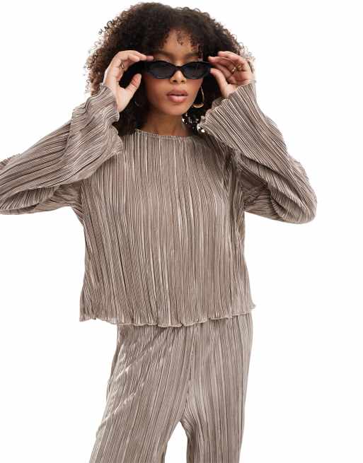 Pieces plisse flared sleeve top in stone (part of a set)