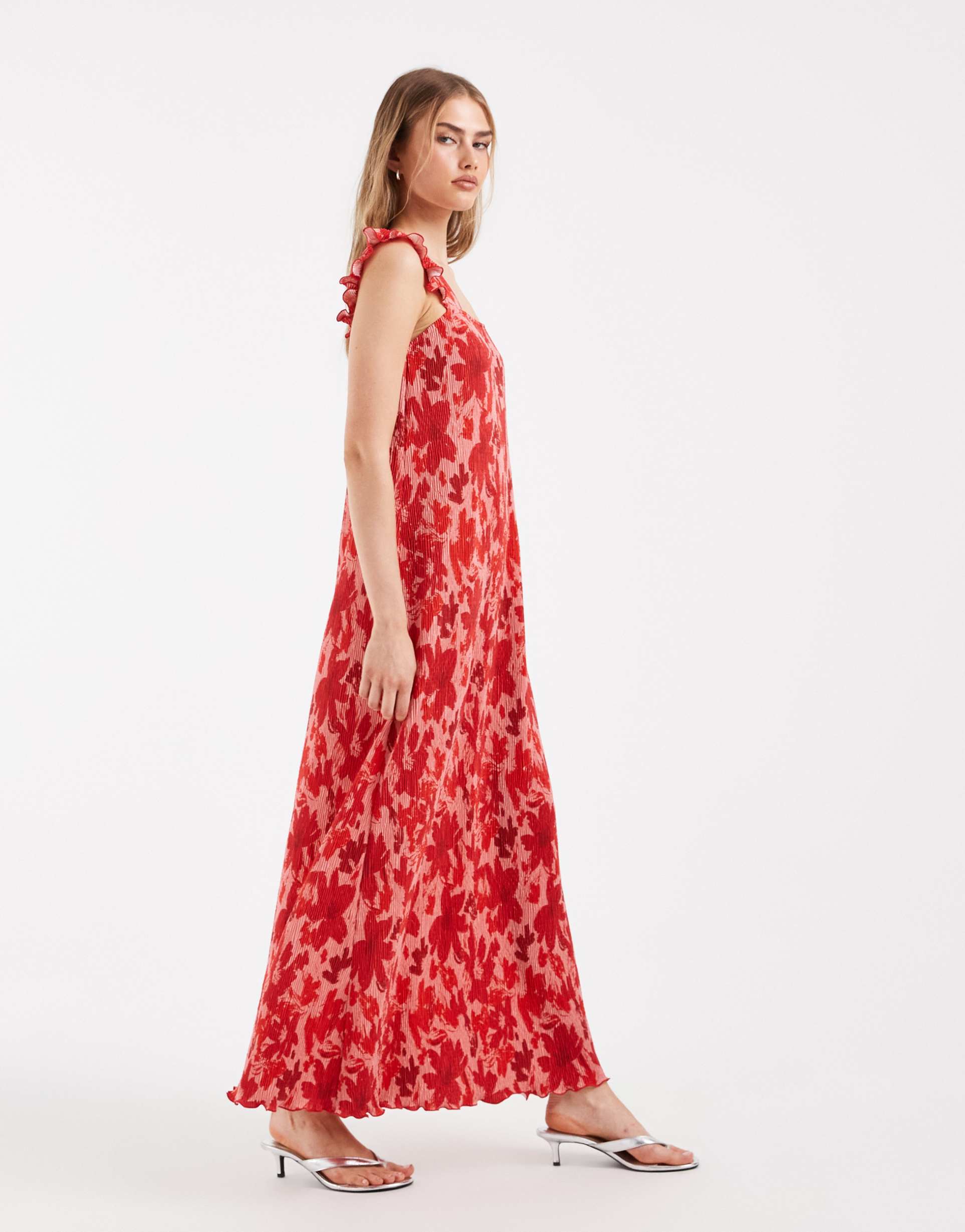 pieces plisse maxi dress with frill sleeves in pink and red floral print