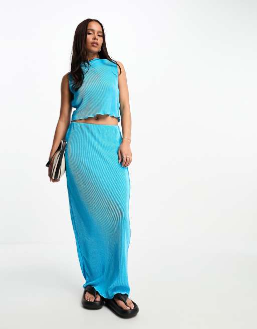 Pieces Co ord set van pliss met crop top en maxi rok in blauw