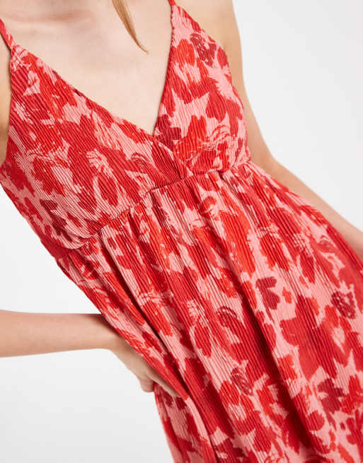 Pieces – Plissiertes Camisole-Maxikleid in Rosa mit rotem Blumenmuster und Wickeldetail, 3 von 4