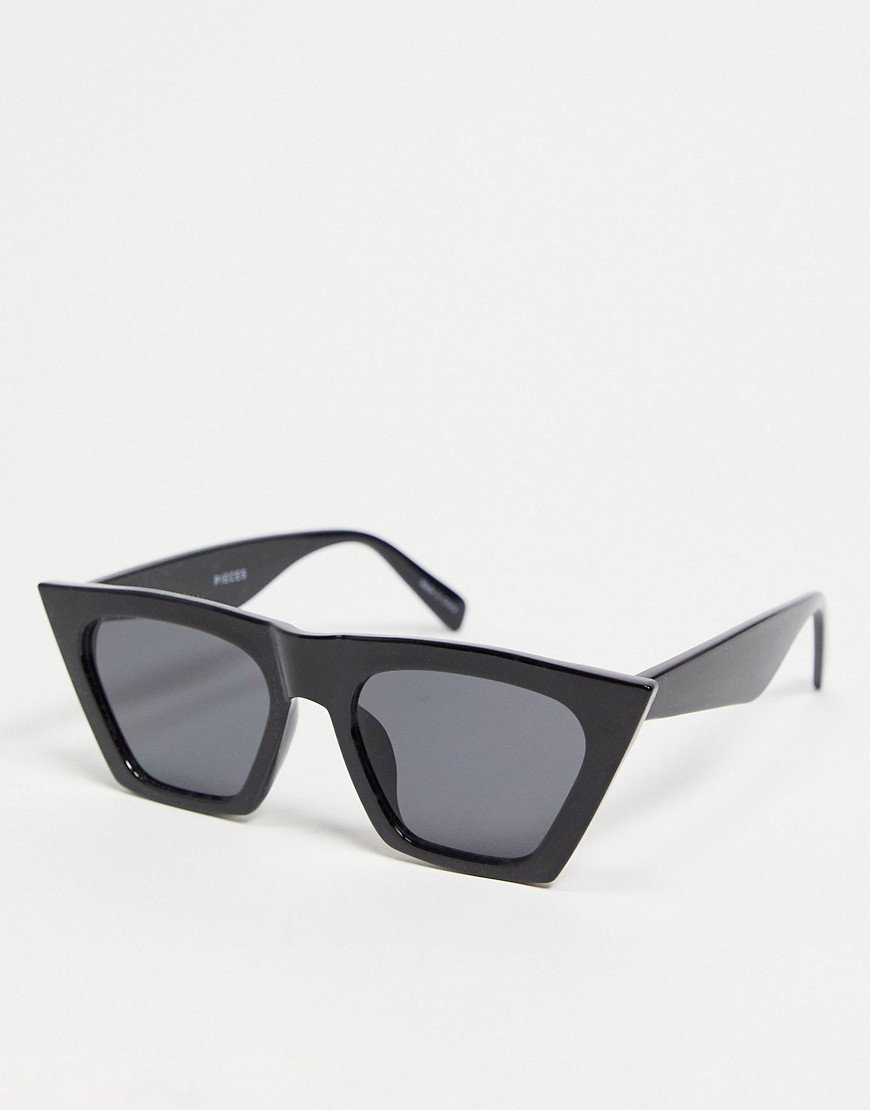 Pieces pointy cat eye sunglasses in black