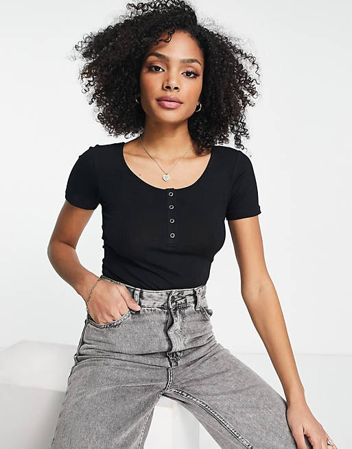 Pieces popper front ribbed top in black