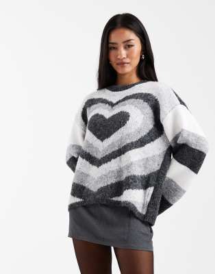 Pieces - Pullover in Weiß und Grau mit großflächigem Herzmotiv