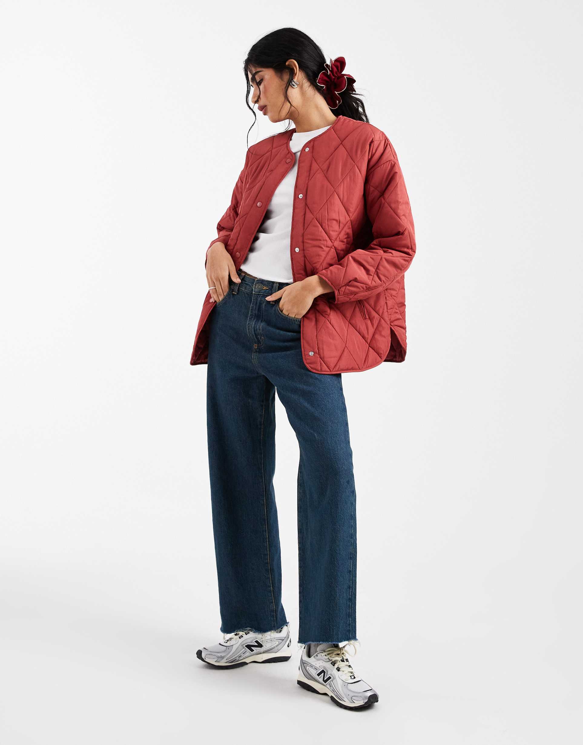 pieces quilted lightweight jacket in garnet red