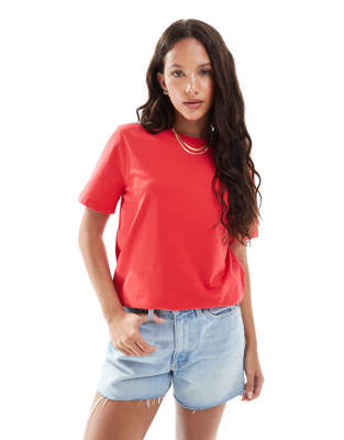 Pieces - Rød T-shirt i firkantet pasform - view 1