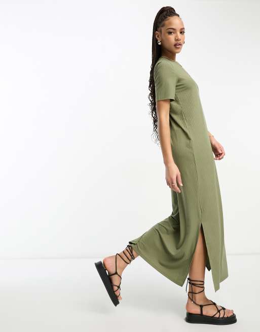 T shirt store dress khaki