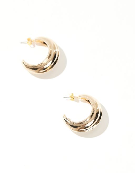 Pieces ridged chunky hoop earrings in gold, 2 of 4