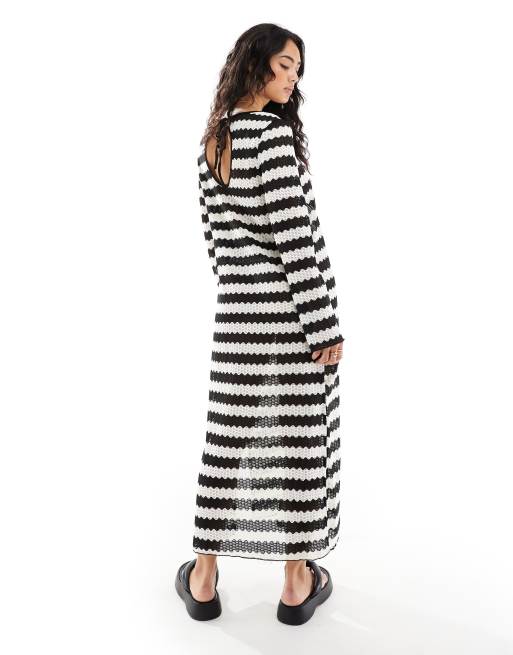 Pieces - Robe longue transparente en crochet à rayures ondoyantes - Noir et crème, 2 de 4