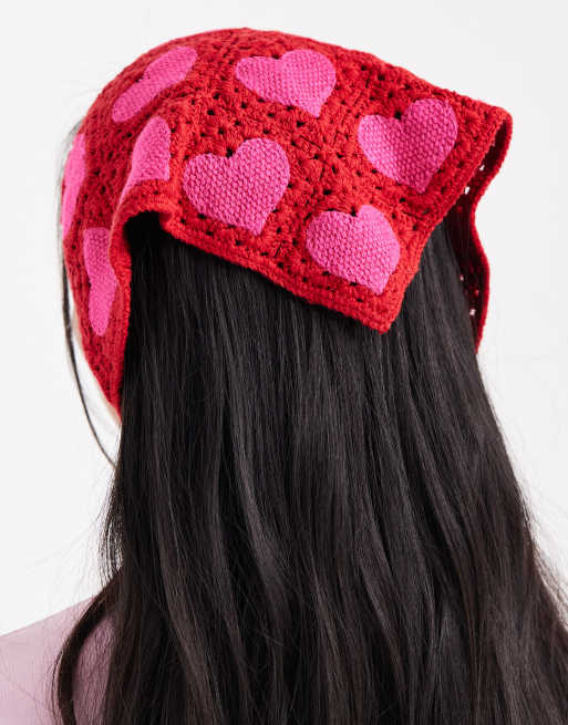 Pieces – Röd och rosa, virkad bandana med hjärtan, 3 av 3