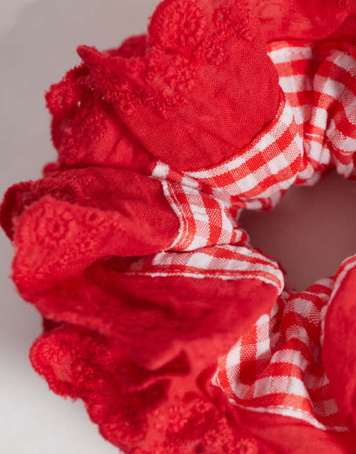 Pieces – Röd, vit och ginghamrutig hårsnodd med broderie anglaise, 3 av 3
