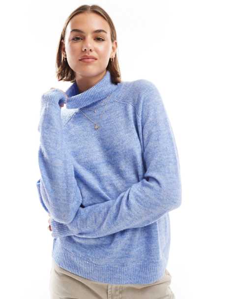 Pieces – Rollkragenpullover in Hydrangea-Blau - view 1