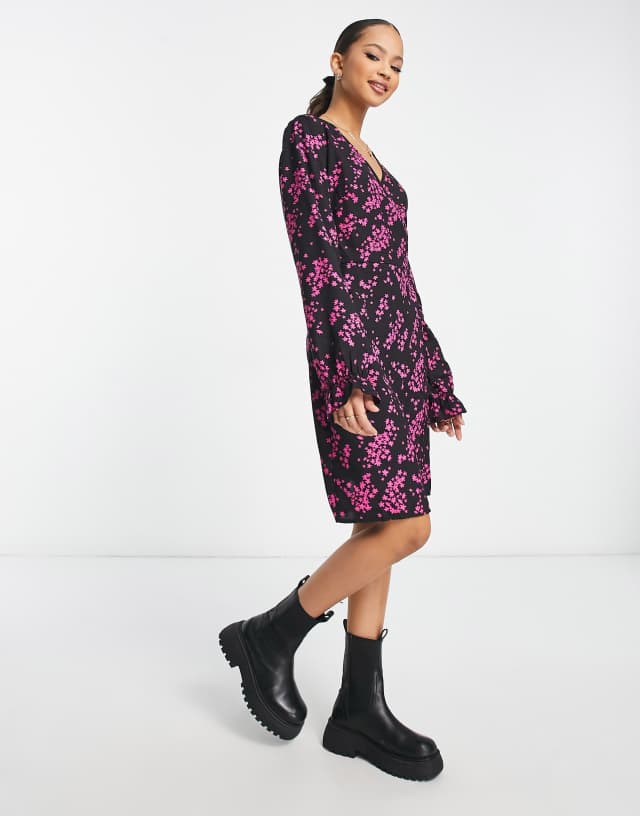 Pieces rose wrap dress in black floral