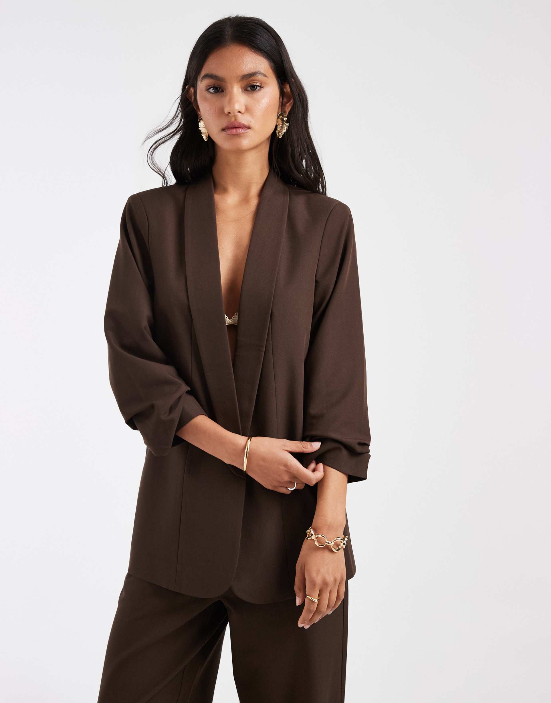pieces ruched sleeve tailored blazer in chocolate brown