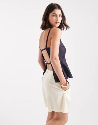 Pieces - Rückenfreie Camisole-Bluse in Granitgrau