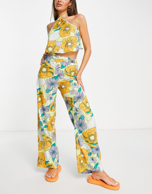 Pieces - Satijnen broek met wijde pijpen en hoge taille in retro bloemenprint, deel van co-ord set